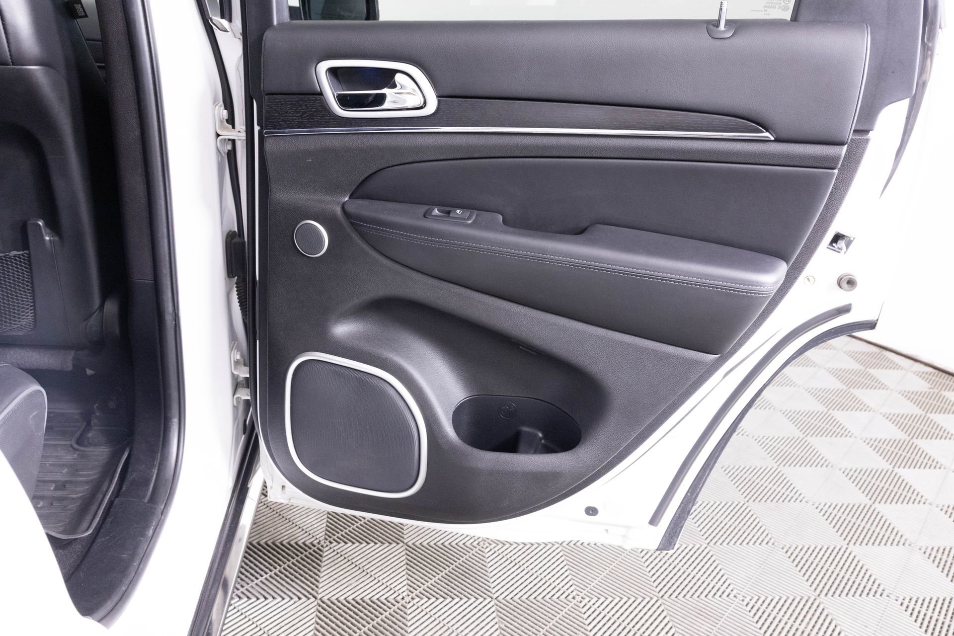 Used 2020 Jeep Grand Cherokee Summit image 38