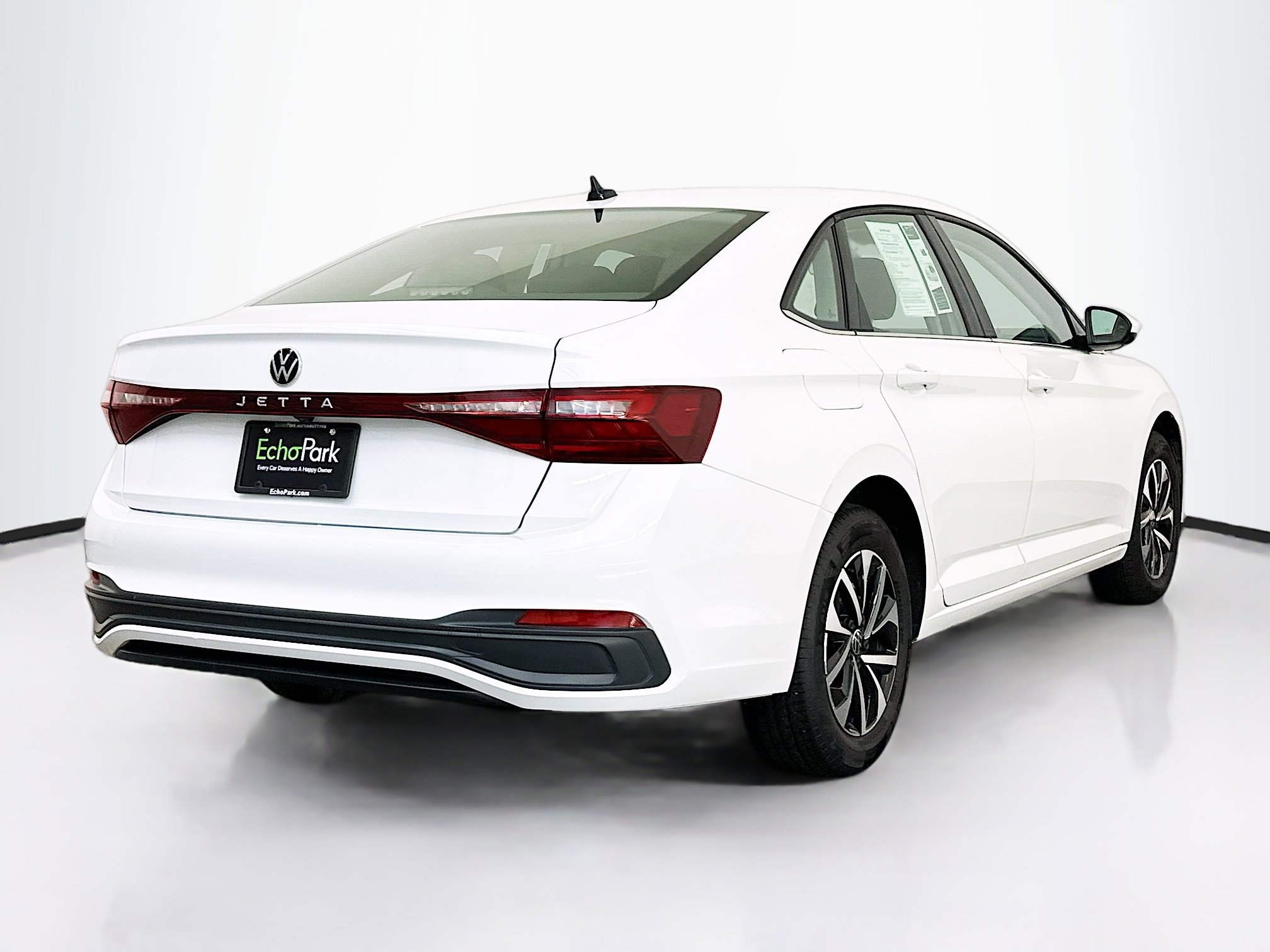 Used 2025 Volkswagen Jetta S image 9