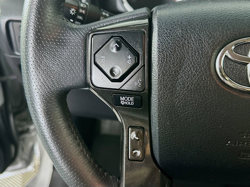 Used 2022 Toyota 4Runner TRD Off-Road AWD/4WD image 26
