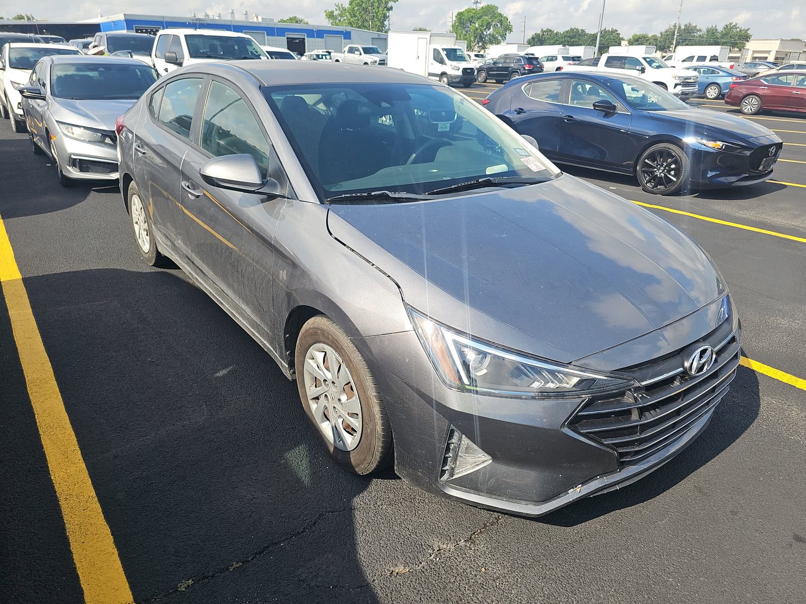 Used 2020 Hyundai Elantra SE w/ Cargo Package (C1) FWD image 4