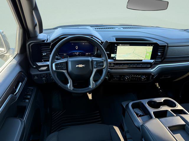 Used 2025 Chevrolet Silverado 1500 LT AWD/4WD image 6