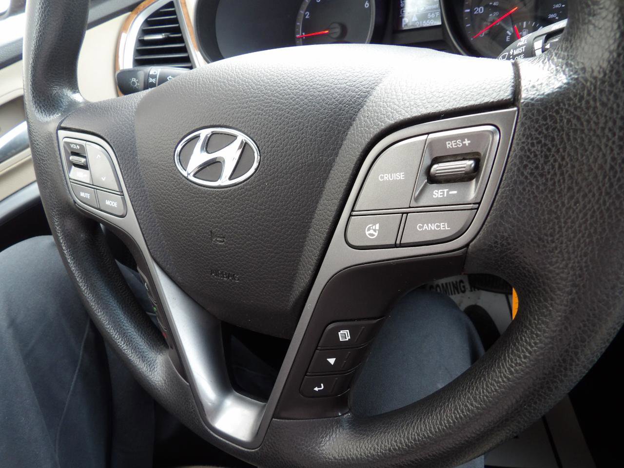 Used 2015 Hyundai Santa Fe Sport image 12