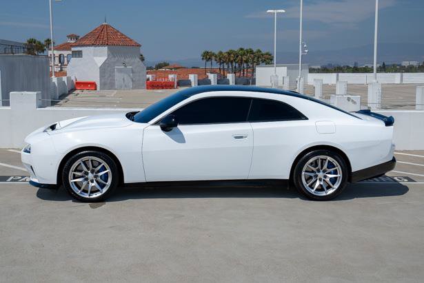 Used 2024 Dodge Charger Daytona Scat Pack w/ Plus Group AWD/4WD image 2