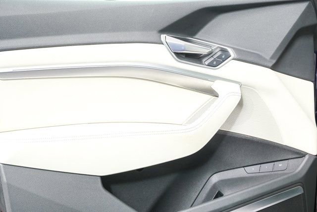 Certified 2023 Audi e-tron Premium Plus w/ Premium Plus Package AWD/4WD image 6