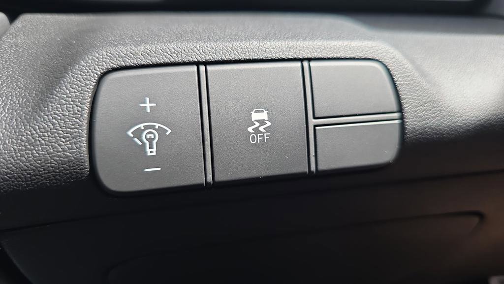 New 2026 Hyundai Elantra Sport FWD image 12