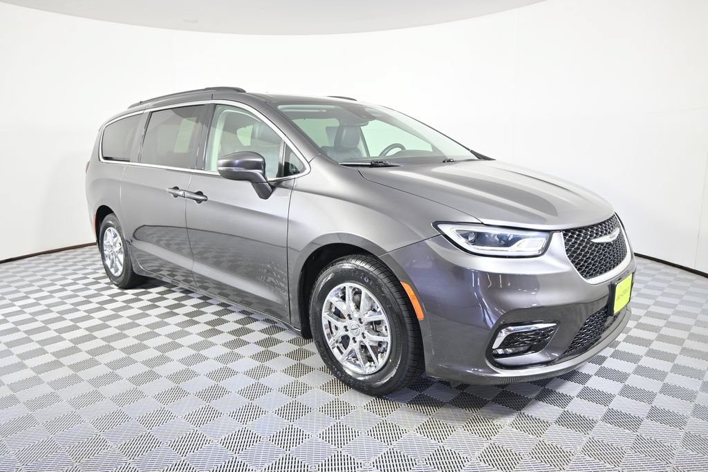 Used 2022 Chrysler Pacifica Touring-L FWD image 9