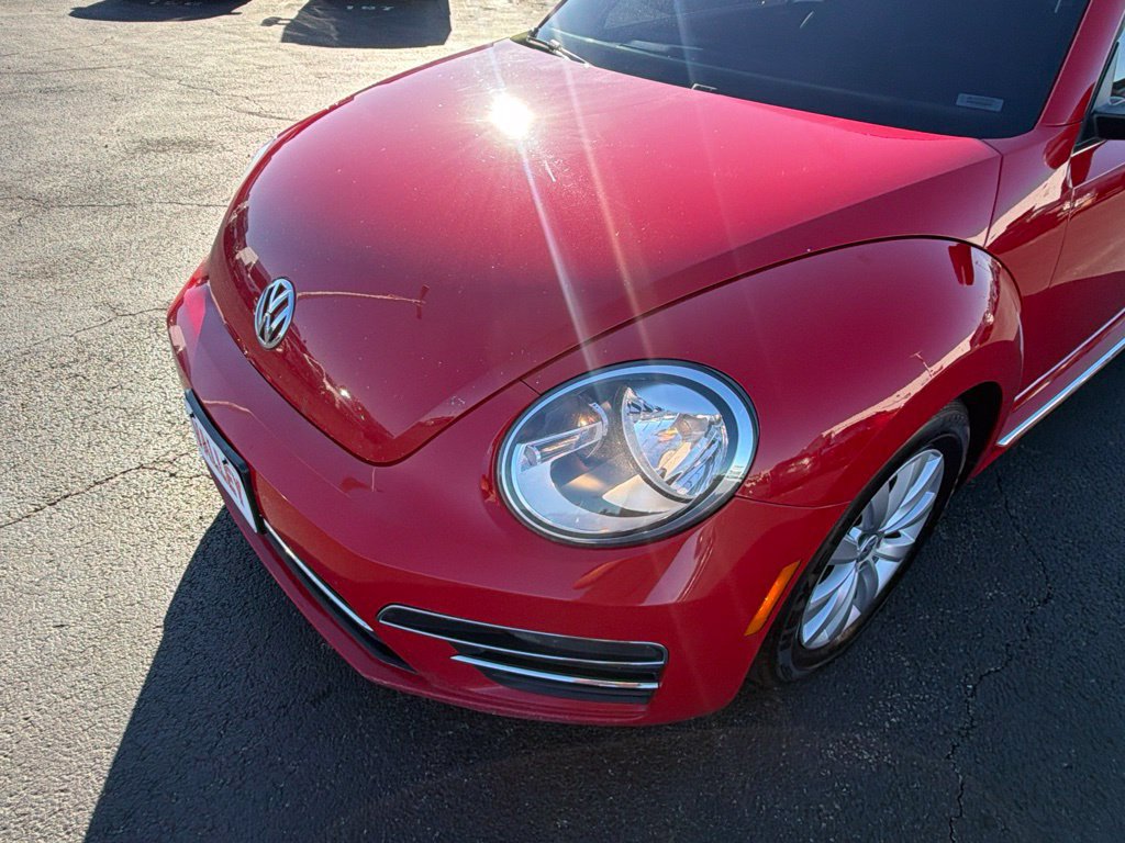 Used 2019 Volkswagen Beetle 2.0T SE FWD image 13