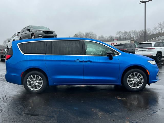 New 2026 Chrysler Pacifica Select AWD/4WD image 47