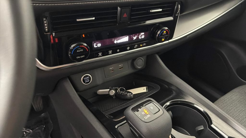 Used 2021 Nissan Rogue SV FWD image 22