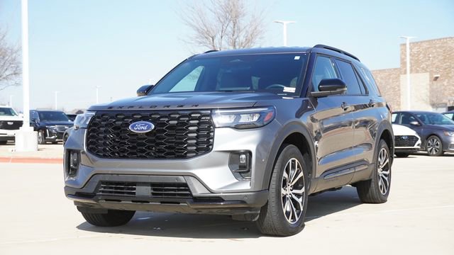 Used 2025 Ford Explorer ST-Line image 3