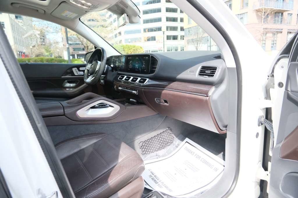Used 2020 Mercedes-Benz GLS 580 4MATIC image 34