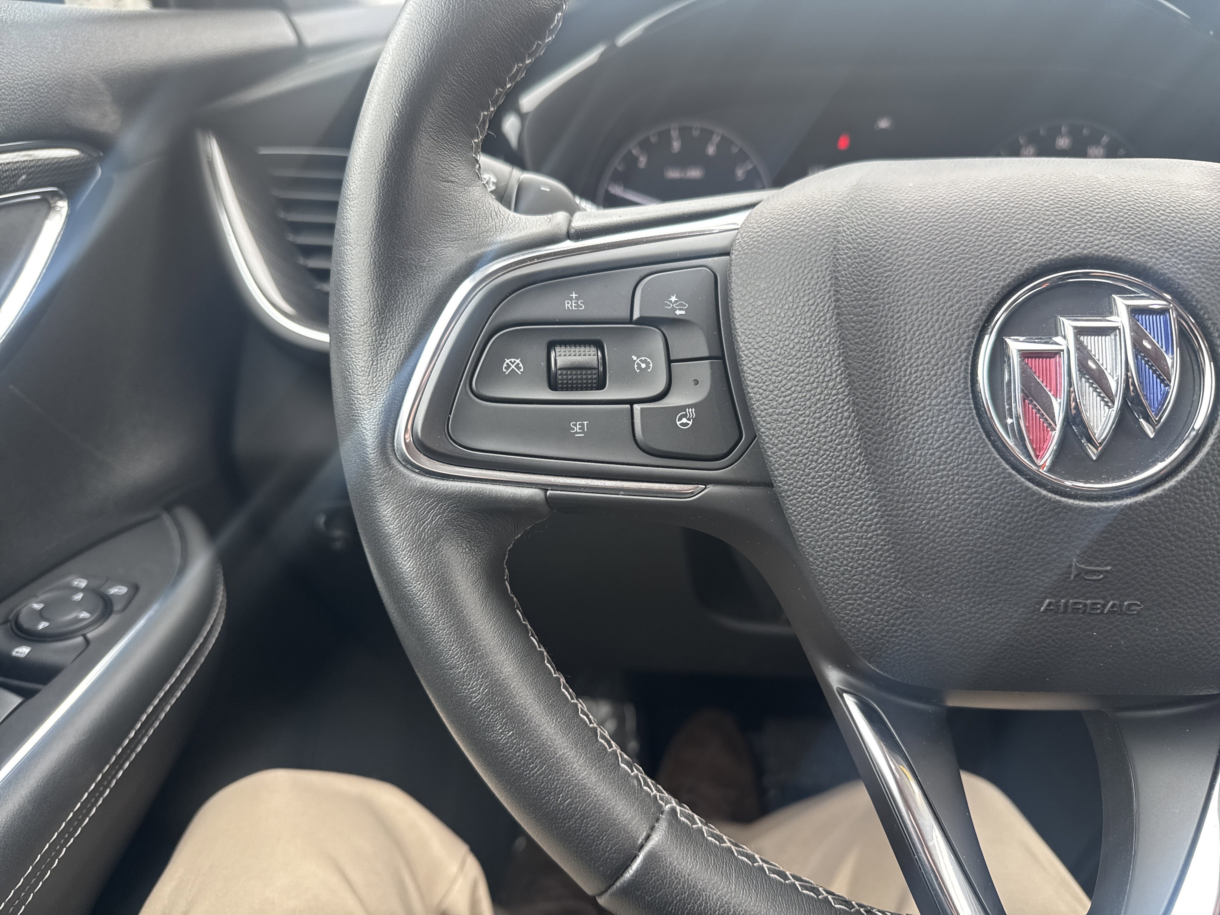 Used 2022 Buick Envision Preferred image 18