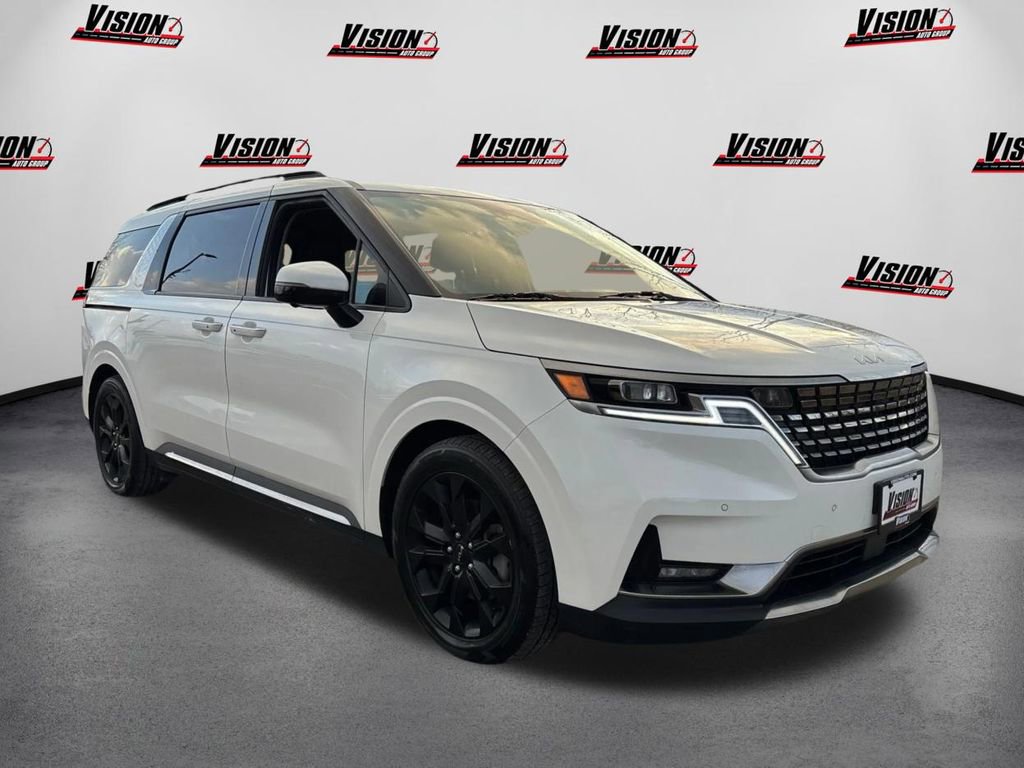 Used 2023 Kia Carnival SX Prestige image 3