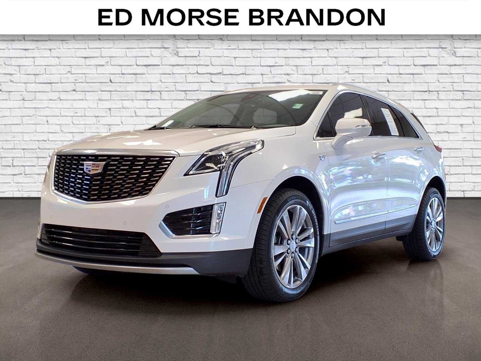 Certified 2025 Cadillac XT5 Premium Luxury FWD image 1
