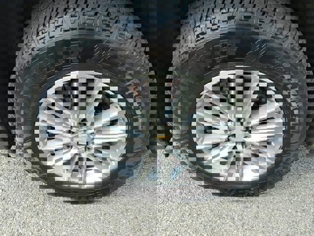 Used 2023 Chevrolet Traverse LT image 5