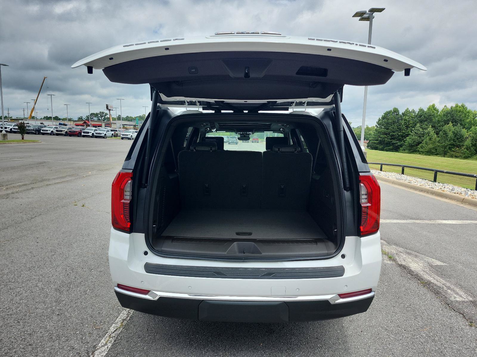 New 2026 GMC Yukon XL Elevation w/ Elevation Premium Package RWD image 6