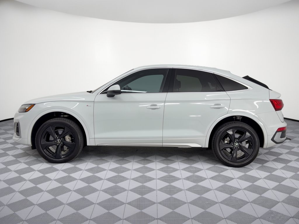 Used 2023 Audi Q5 2.0T Premium Plus w/ Premium Plus Package AWD/4WD image 2