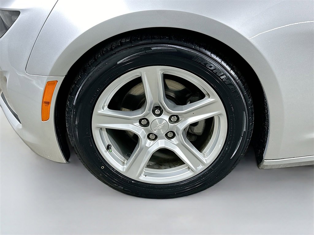 Used 2019 Chevrolet Camaro LT image 8
