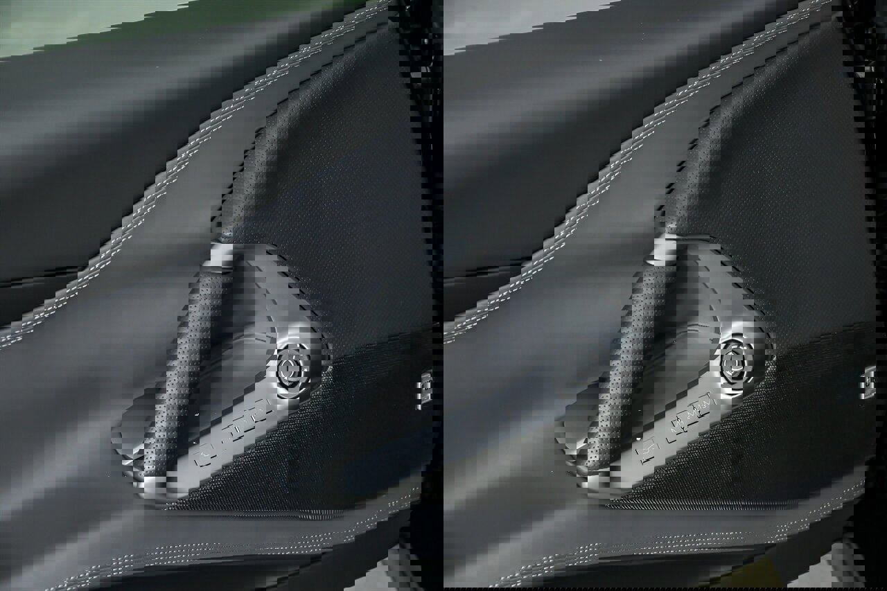 Used 2019 Ferrari 812 Superfast image 18