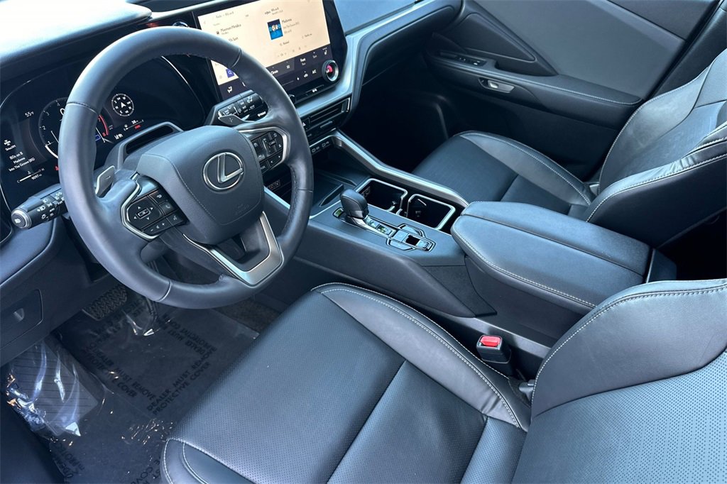Used 2025 Lexus TX 350 FWD image 11