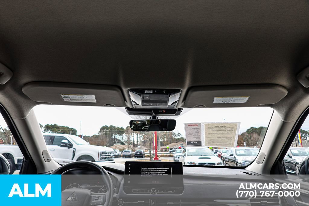 Used 2025 Mitsubishi Outlander SE image 63