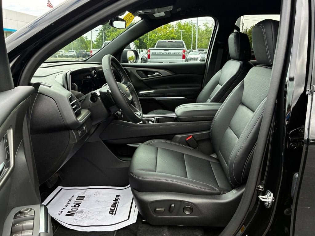 New 2027 Chevrolet Traverse LT w/ LPO, Floor Liner Package AWD/4WD image 6