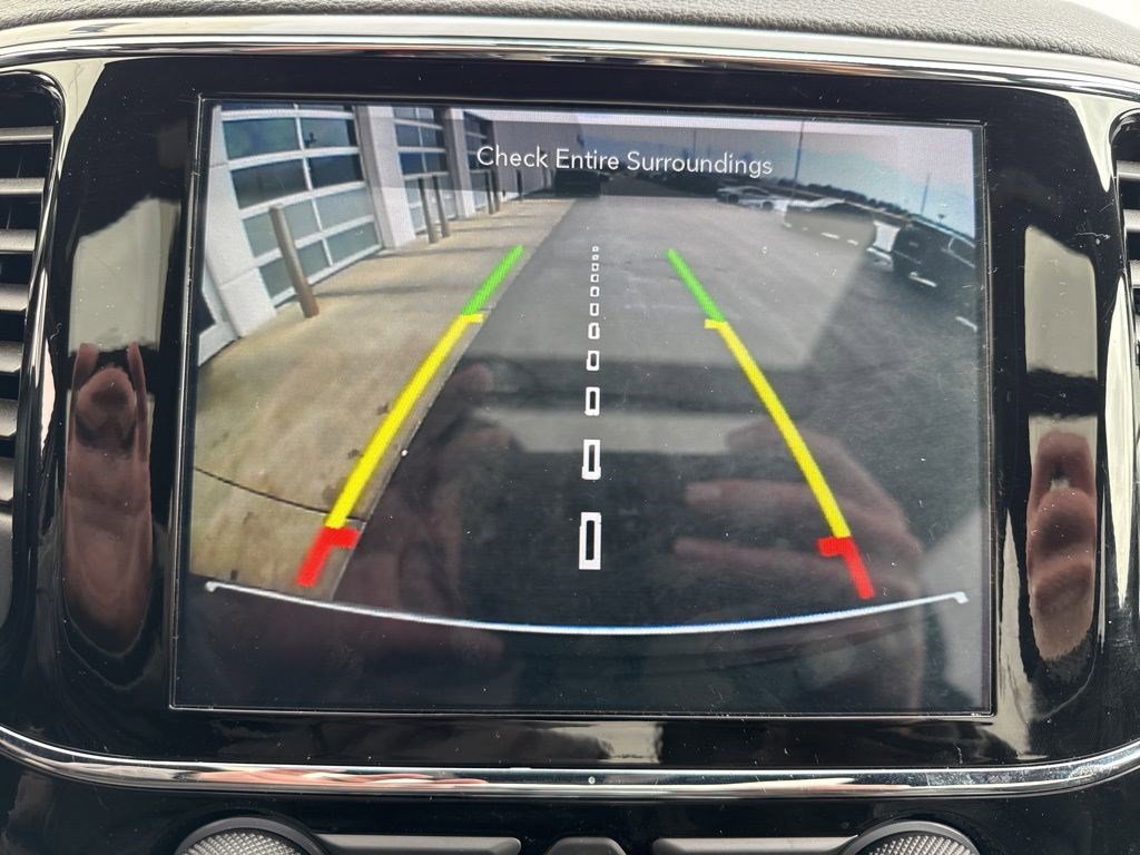 Used 2021 Jeep Grand Cherokee Limited w/ Sun & Sound Group image 23