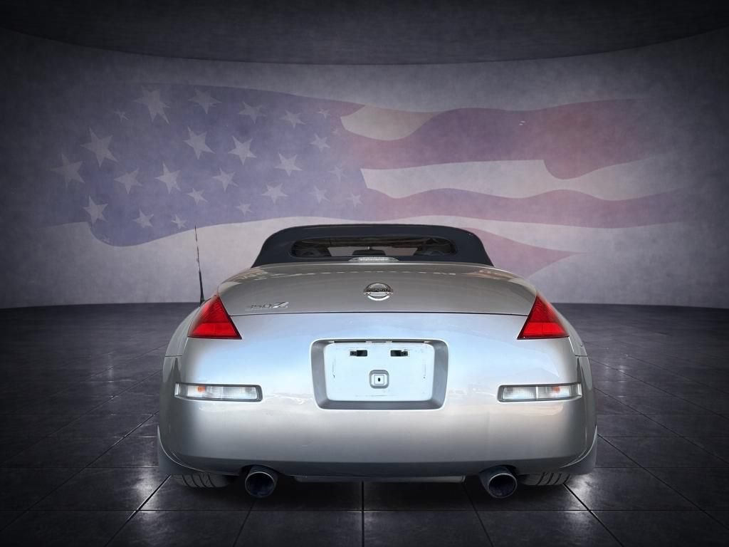 Used 2004 Nissan 350Z Touring RWD image 4