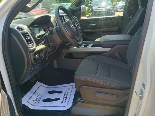 Used 2026 RAM 1500 Express AWD/4WD image 24
