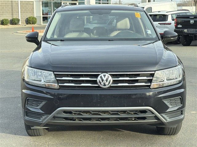 Used 2020 Volkswagen Tiguan SE w/ Panoramic Sunroof Package image 9