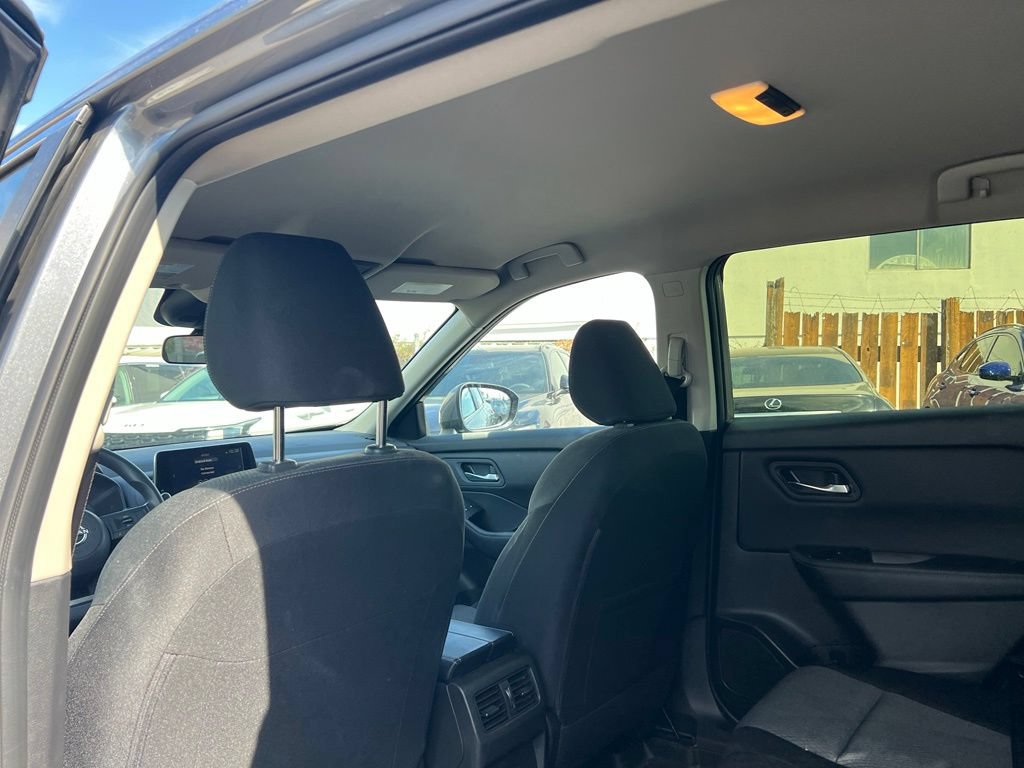 Used 2024 Nissan Rogue SV AWD/4WD image 13
