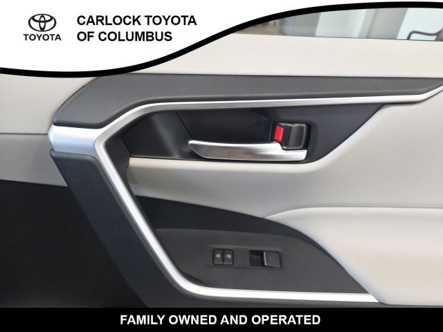 Used 2025 Toyota RAV4 XLE AWD/4WD image 19