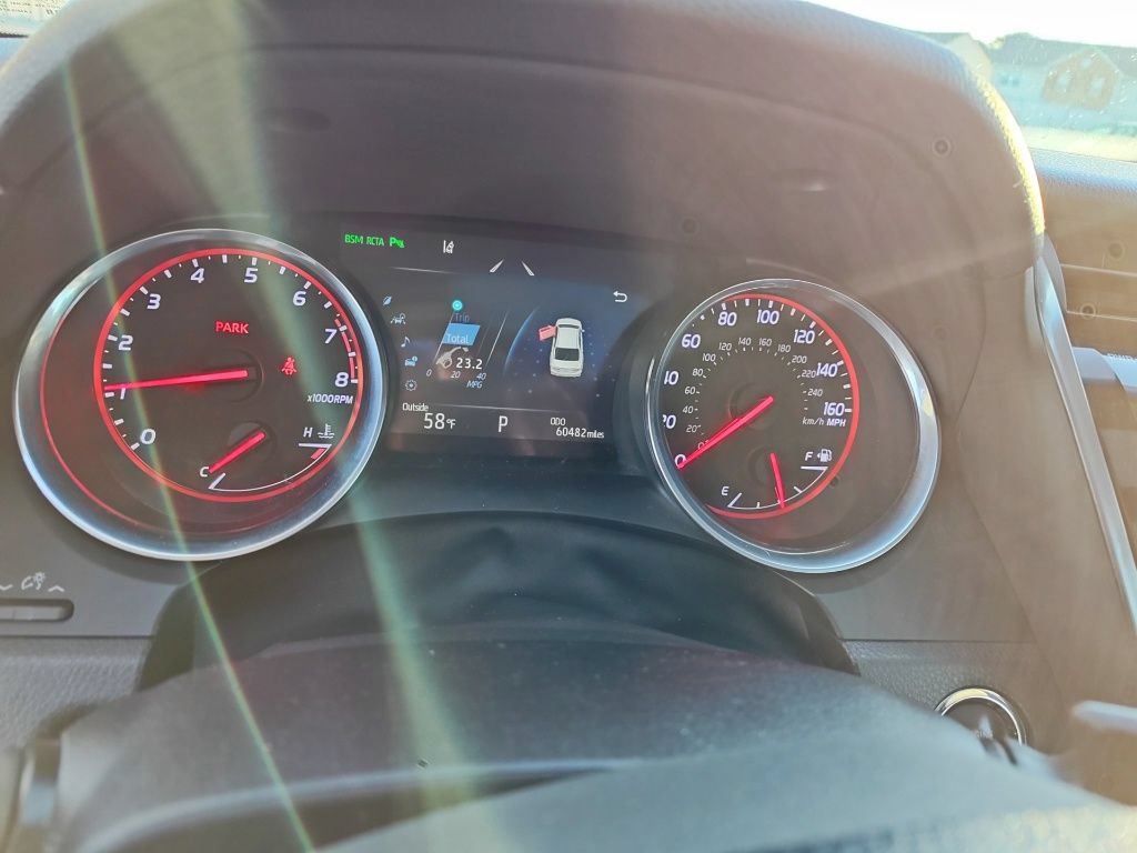 Used 2018 Toyota Camry XSE FWD image 9