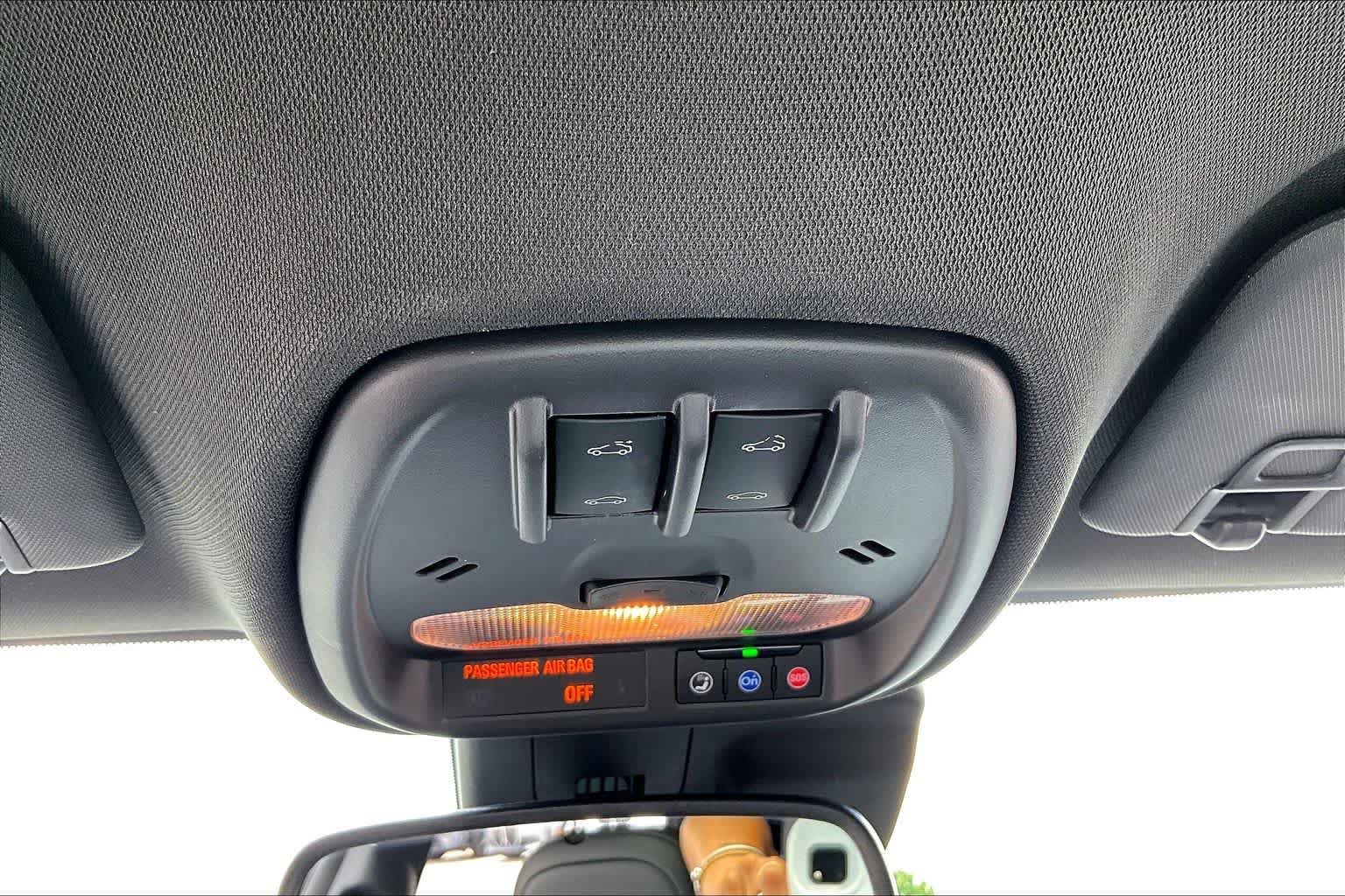 Used 2025 Buick Envista Avenir FWD image 36