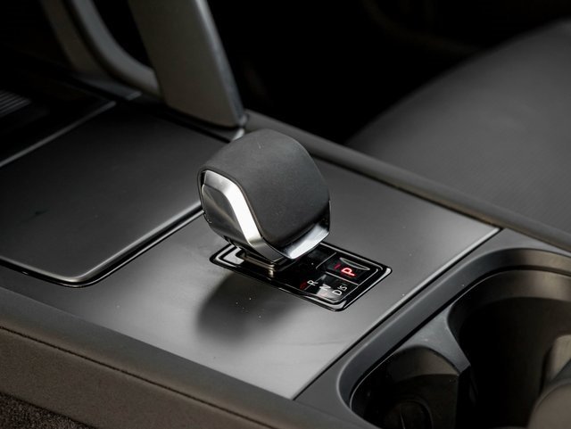 Used 2024 Land Rover Discovery Sport Dynamic SE image 19