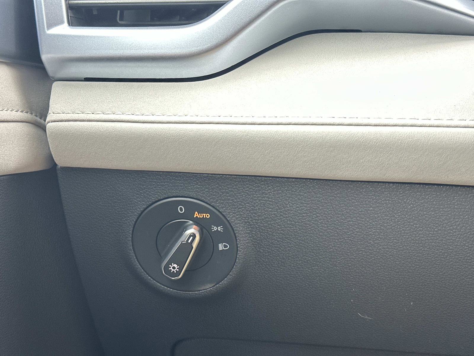 New 2026 Volkswagen Taos SE image 25