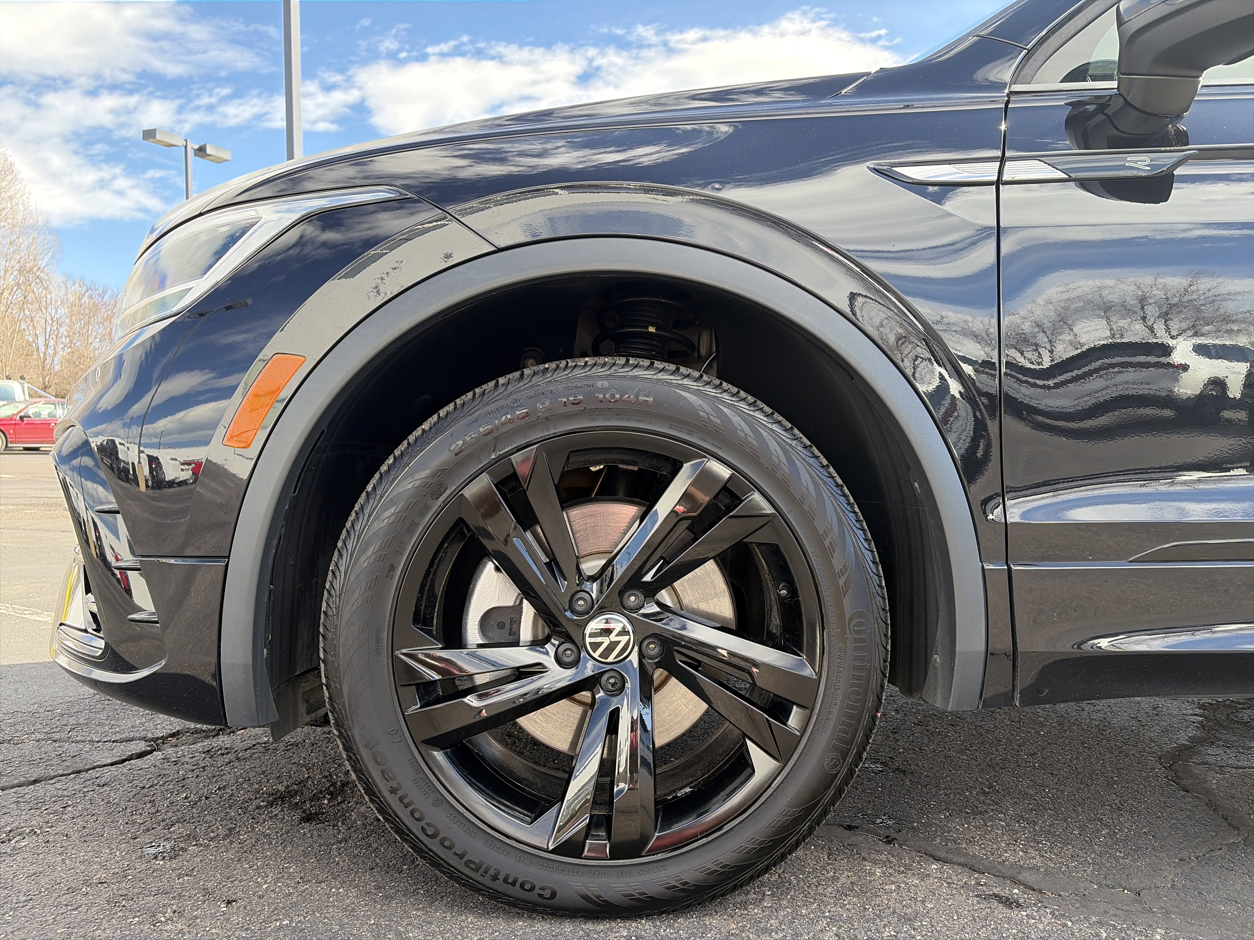 Certified 2023 Volkswagen Tiguan SE R-Line image 10