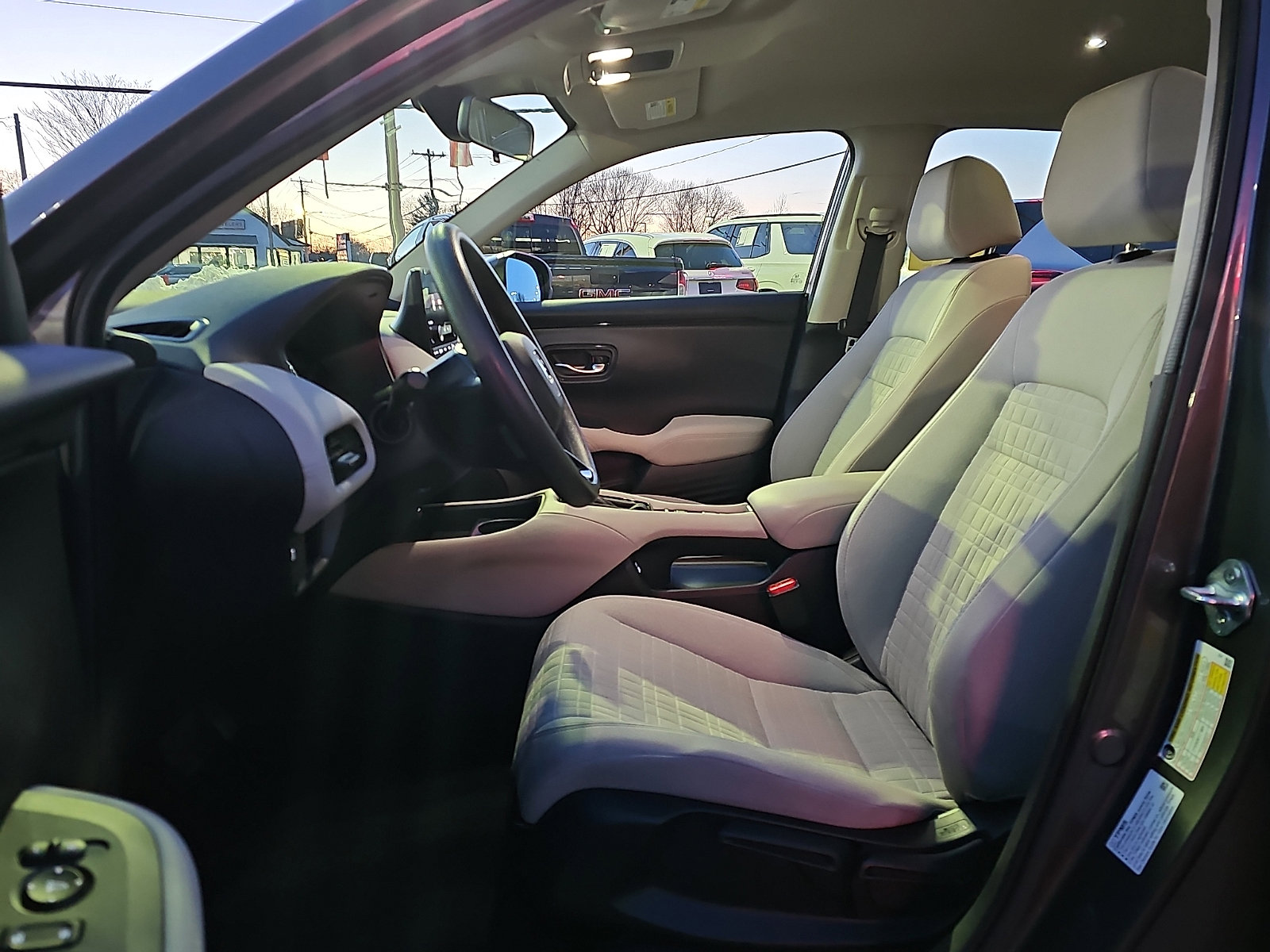 Used 2023 Honda HR-V LX image 13