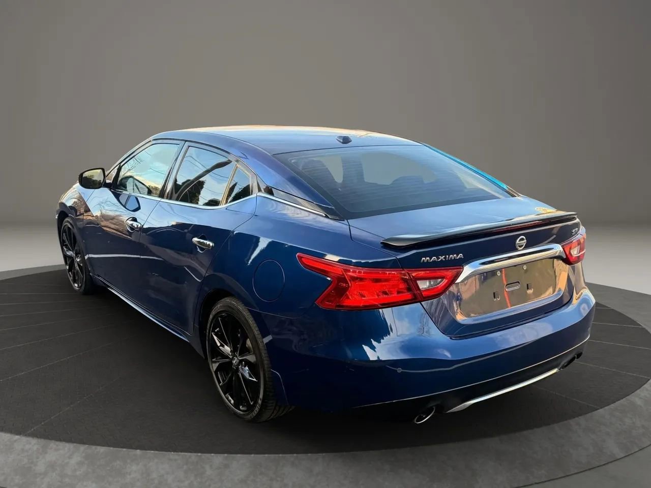Used 2017 Nissan Maxima SR w/ Midnight Edition image 6