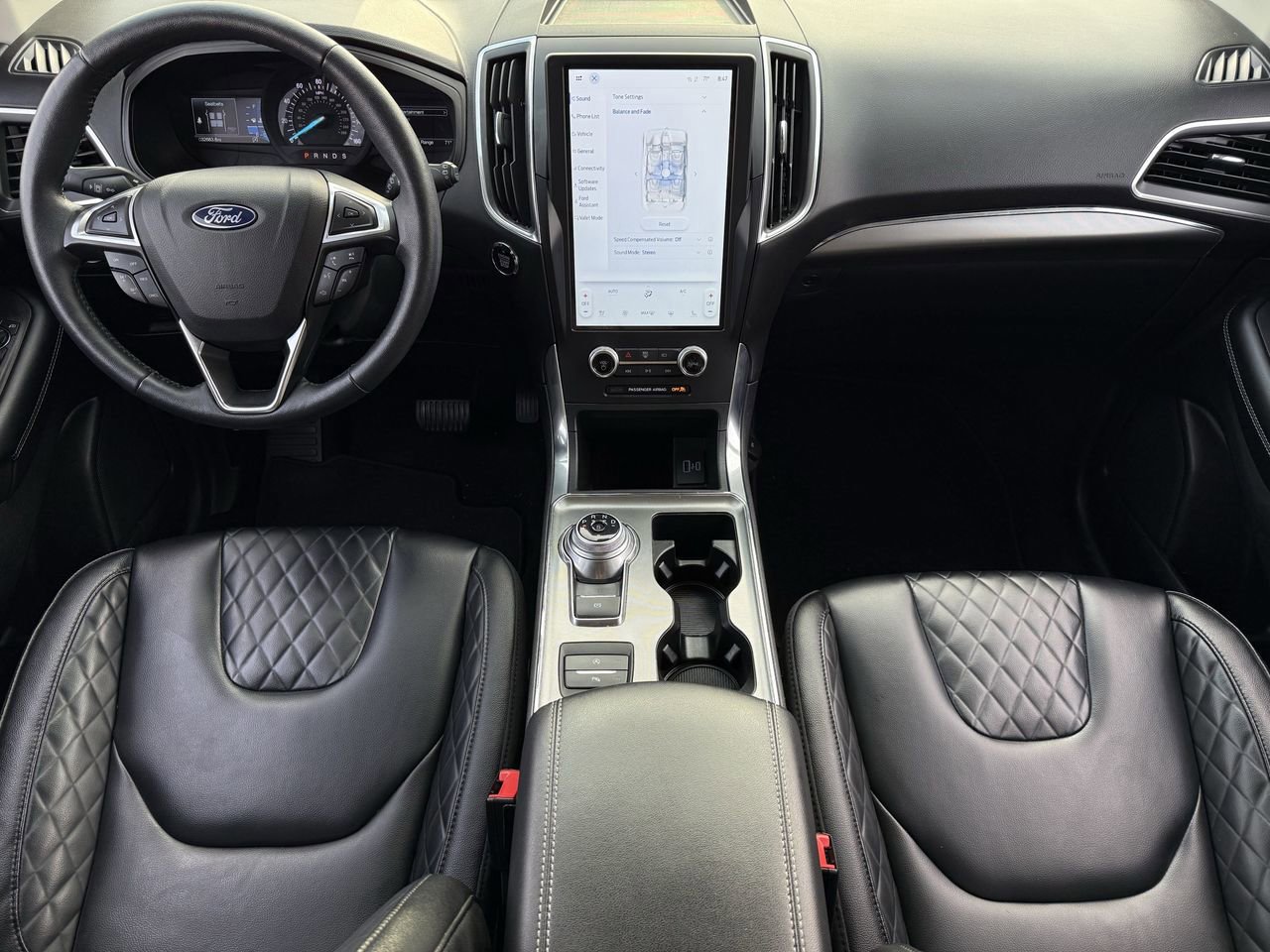 Used 2024 Ford Edge Titanium image 10