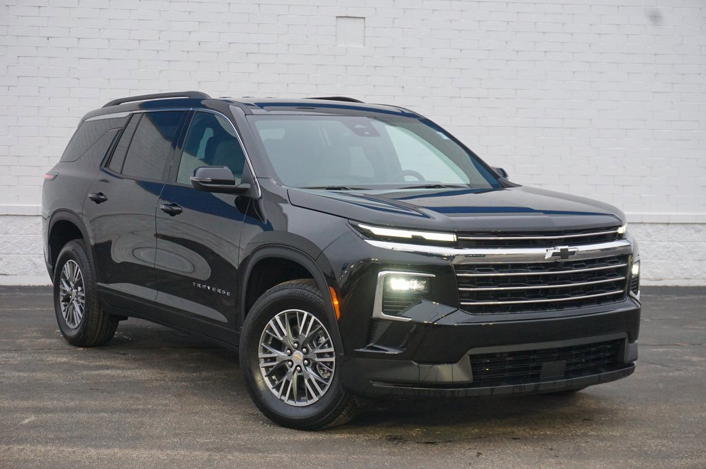 Used 2025 Chevrolet Traverse LT w/ LPO, Floor Liner Package image 2