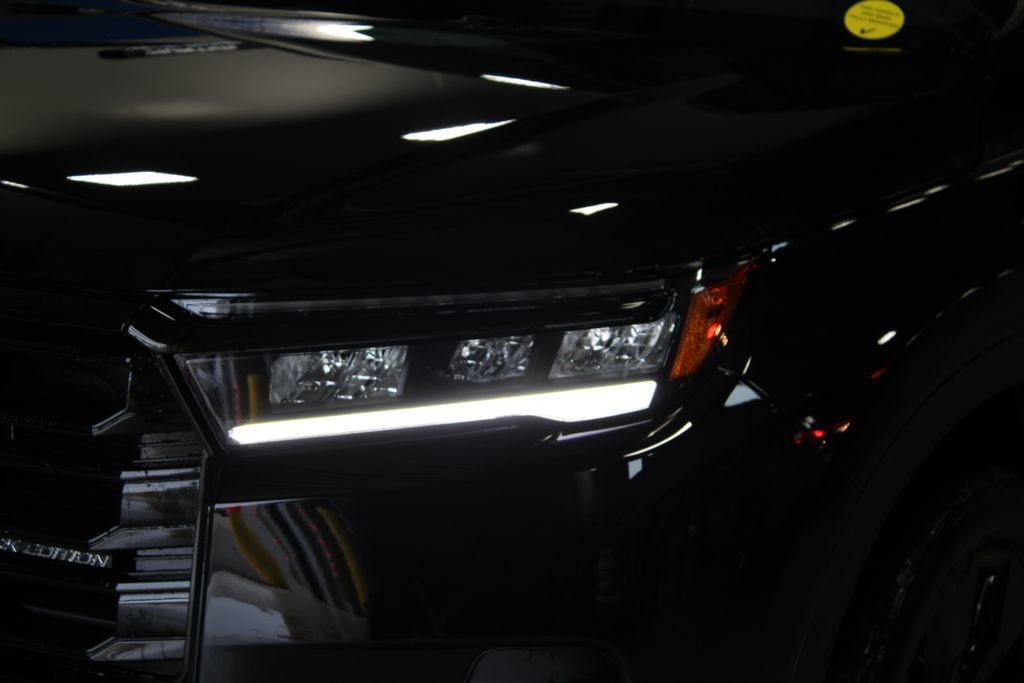 New 2026 Honda Pilot Black Edition image 2