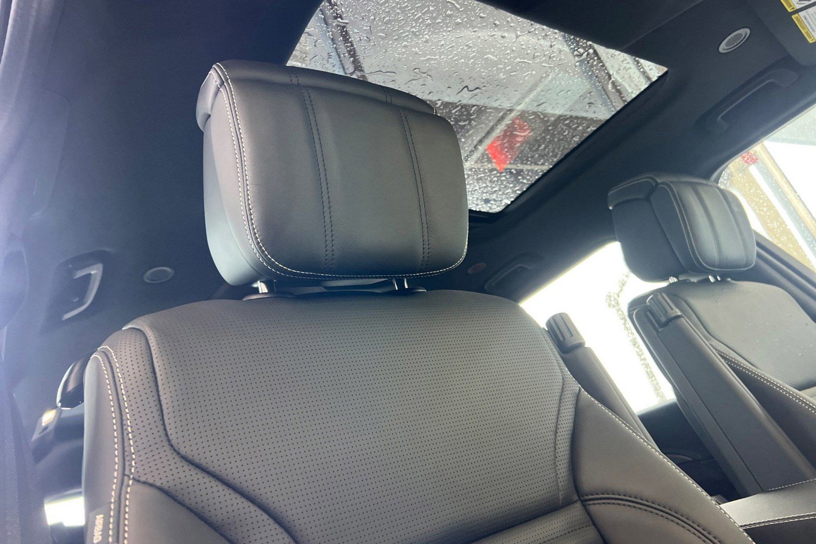 New 2026 Land Rover Discovery Limited Edition AWD/4WD image 27