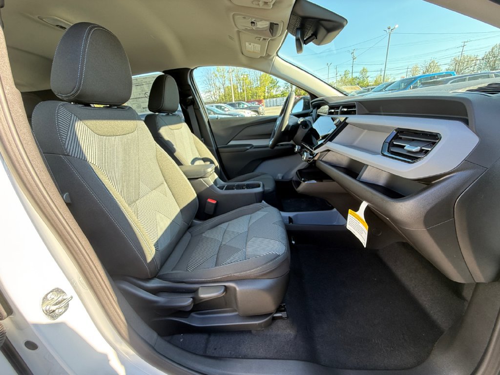 New 2027 Chevrolet Bolt LT w/ Comfort Package FWD image 26