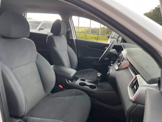 Used 2019 Kia Sorento FWD image 27