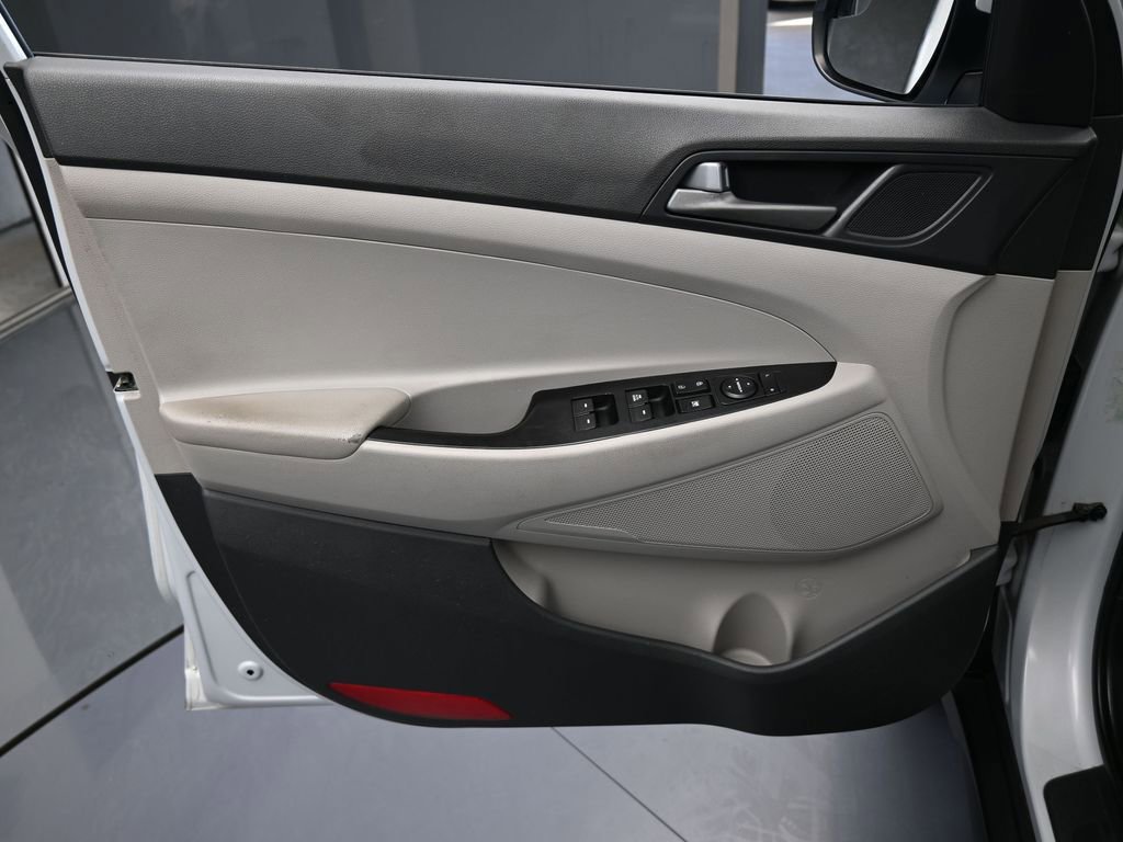 Used 2017 Hyundai Tucson SE image 12