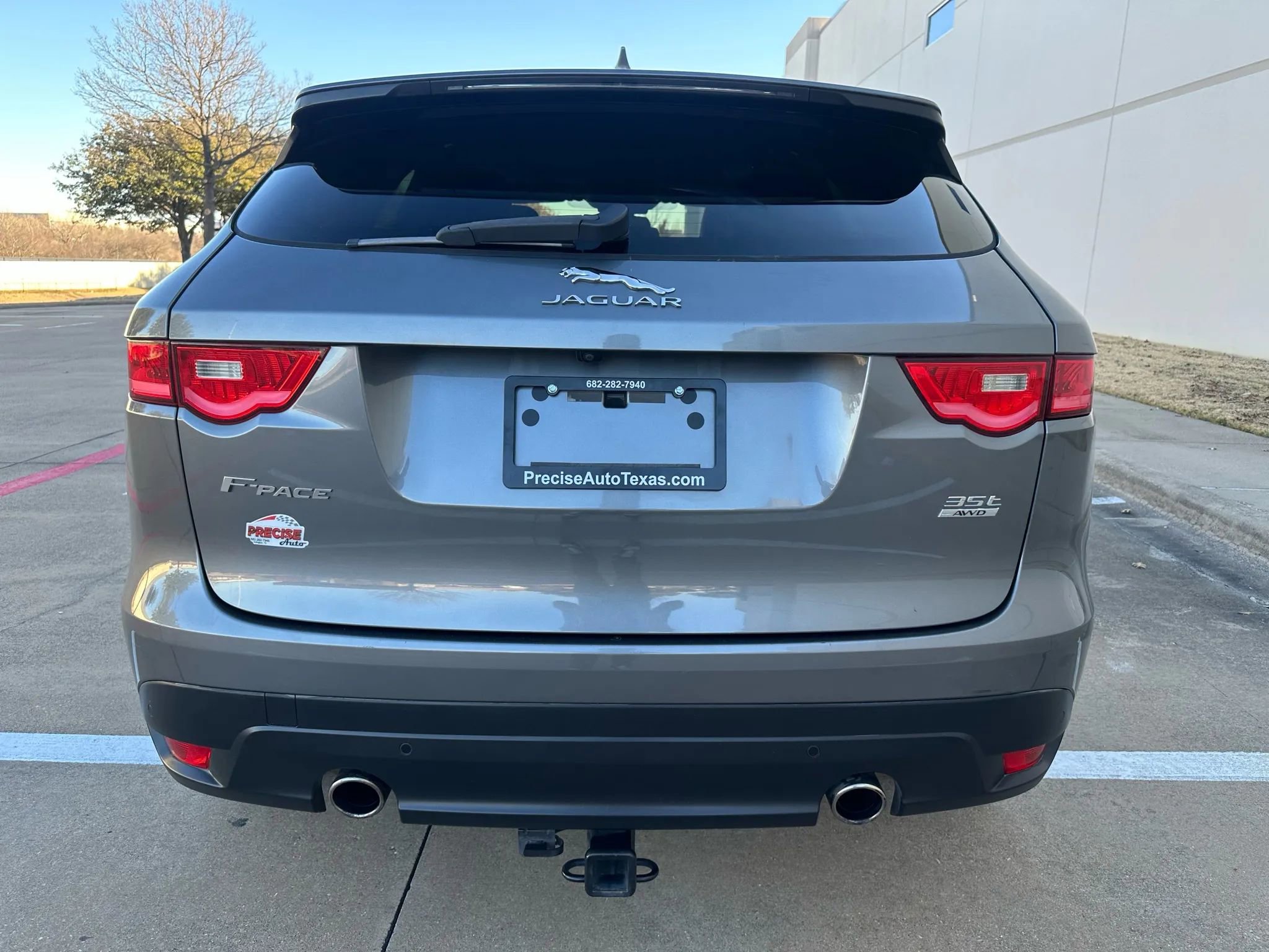 Used 2017 Jaguar F-PACE R-Sport image 9