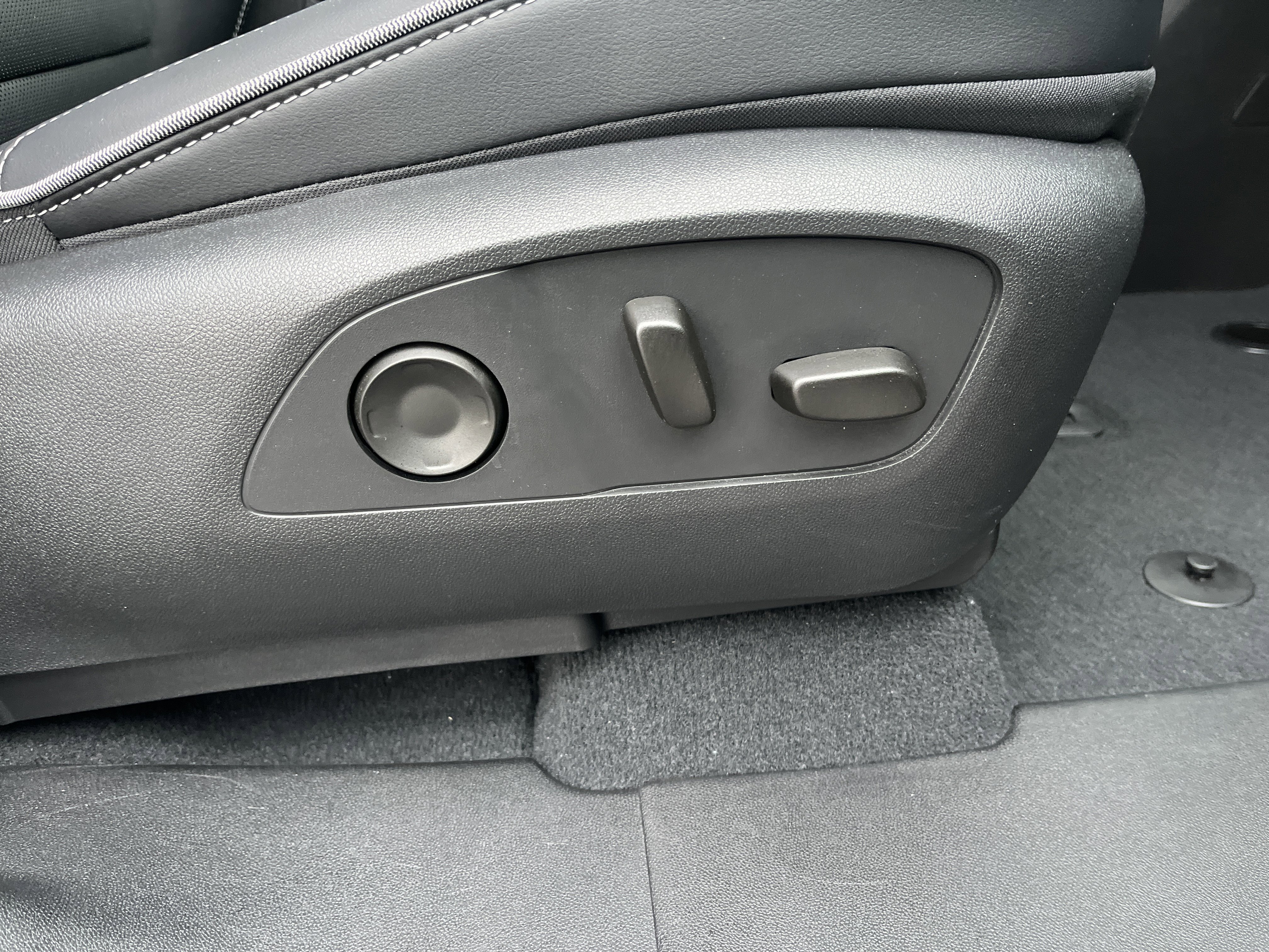 Used 2025 Chevrolet Silverado EV LT w/ LT Premium Package image 20