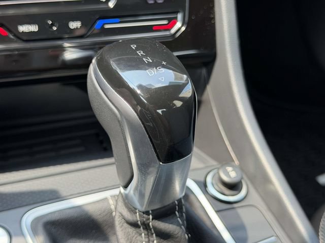 Used 2025 Volkswagen Jetta SE FWD image 32