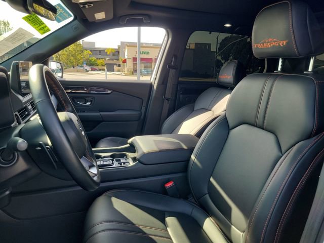 Certified 2025 Honda Pilot TrailSport image 18